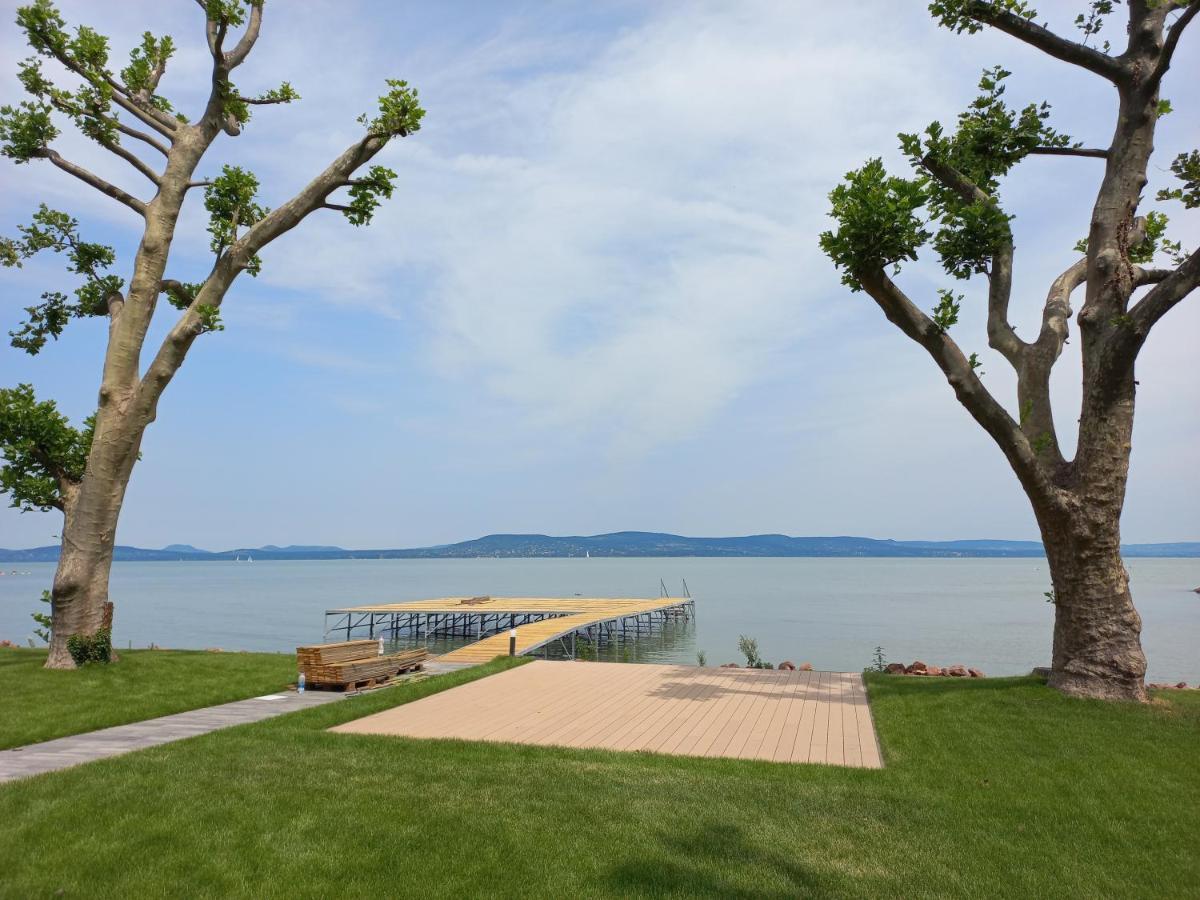 Platan Beach Apartman With Lakeview บาลาตงโบกลาร์ ภายนอก รูปภาพ