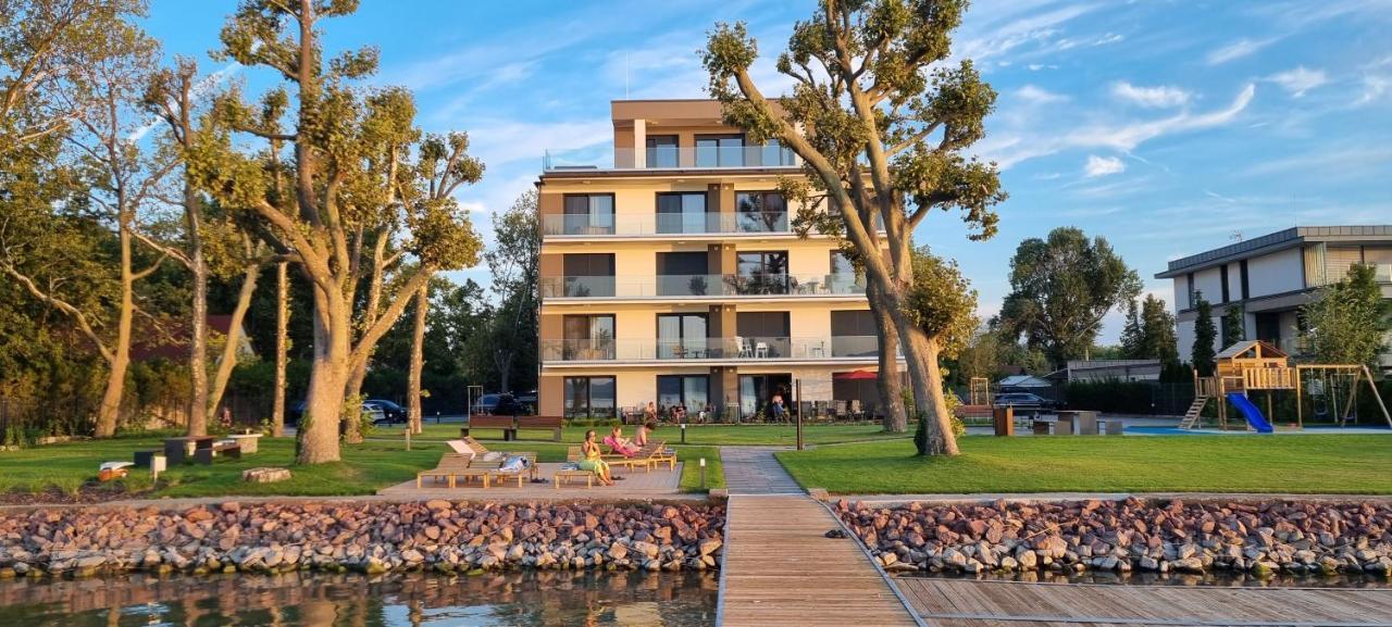 Platan Beach Apartman With Lakeview บาลาตงโบกลาร์ ภายนอก รูปภาพ