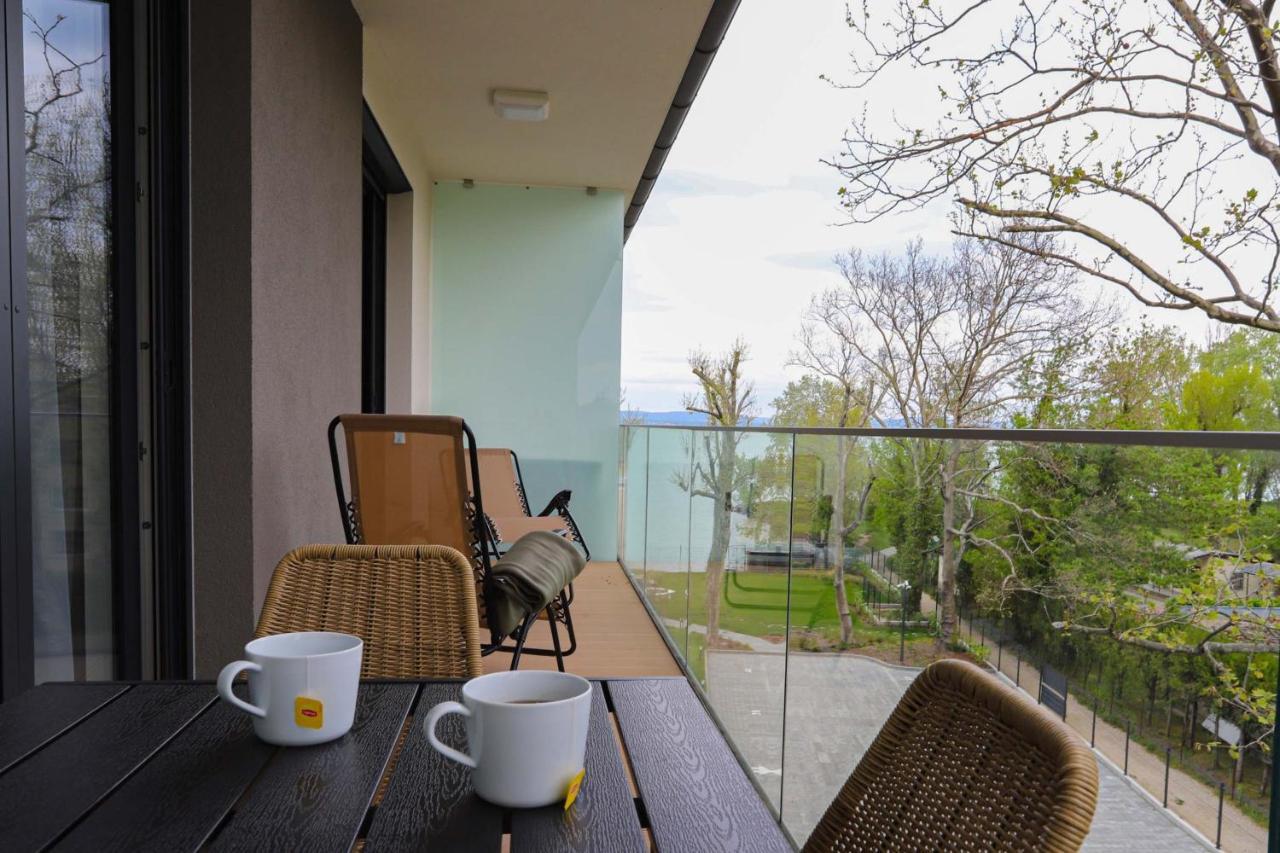 Platan Beach Apartman With Lakeview บาลาตงโบกลาร์ ภายนอก รูปภาพ