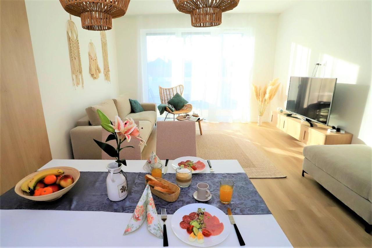 Platan Beach Apartman With Lakeview บาลาตงโบกลาร์ ภายนอก รูปภาพ